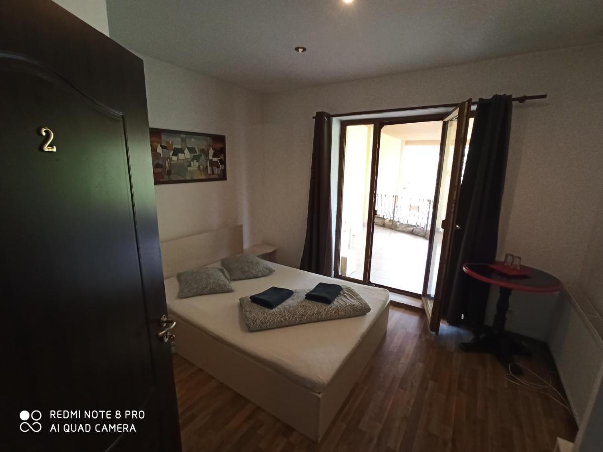 Hôtel Quik à Braşov Extérieur photo