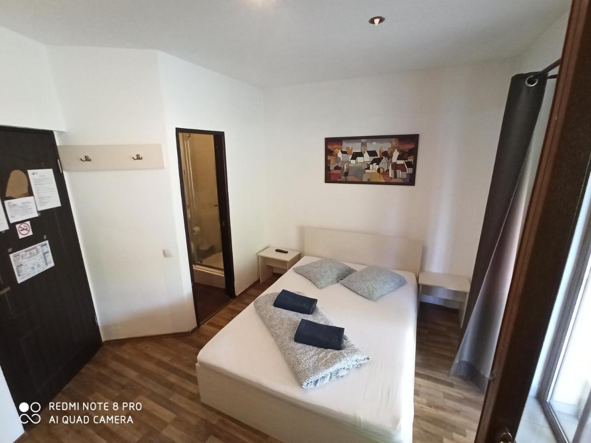Hôtel Quik à Braşov Extérieur photo