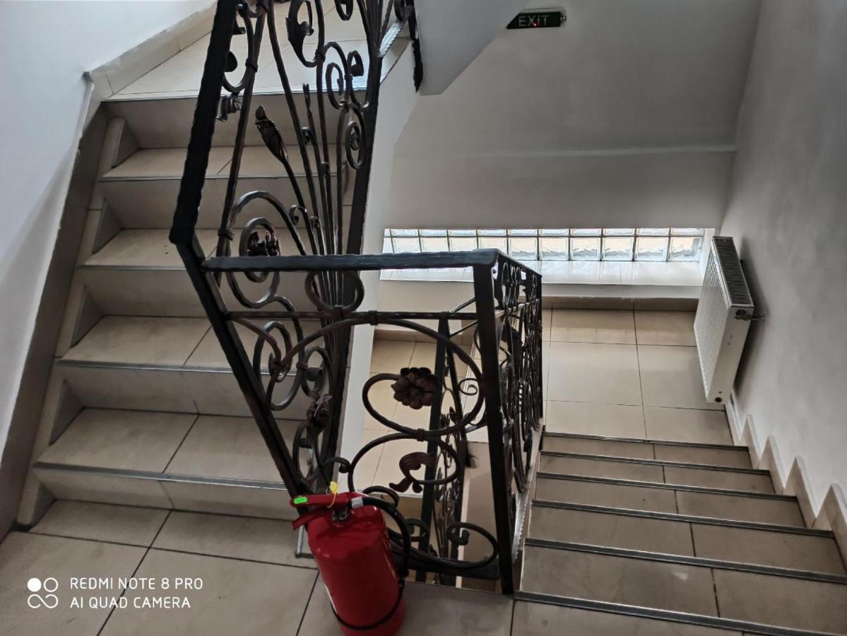 Hôtel Quik à Braşov Extérieur photo