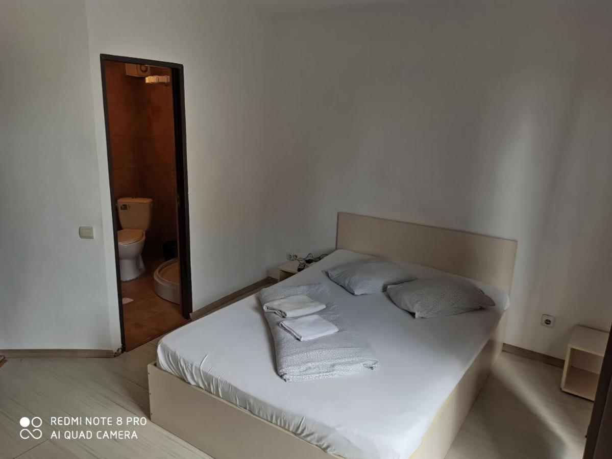 Hôtel Quik à Braşov Extérieur photo