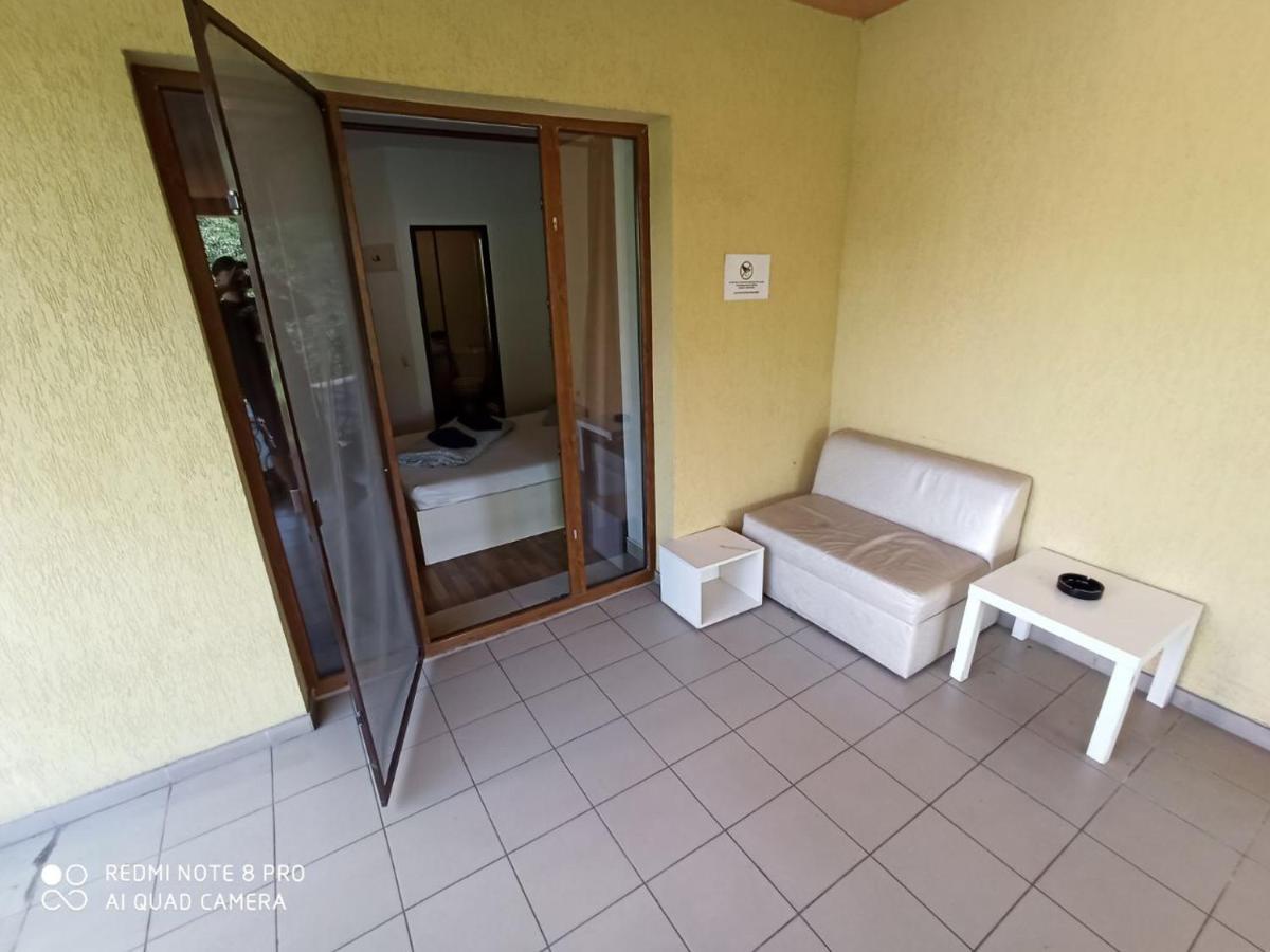 Hôtel Quik à Braşov Extérieur photo