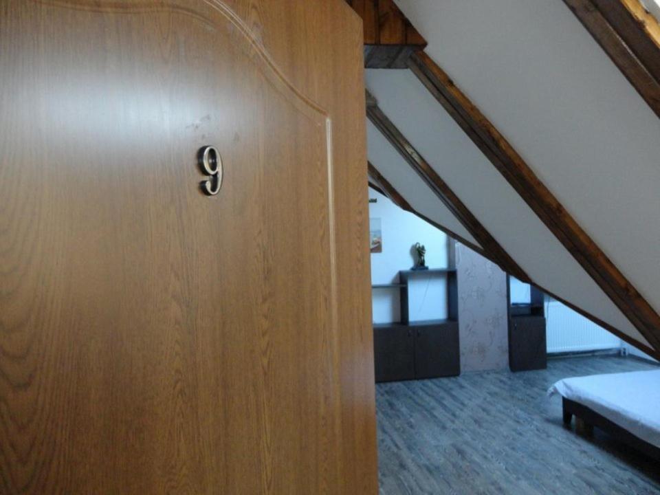 Hôtel Quik à Braşov Extérieur photo